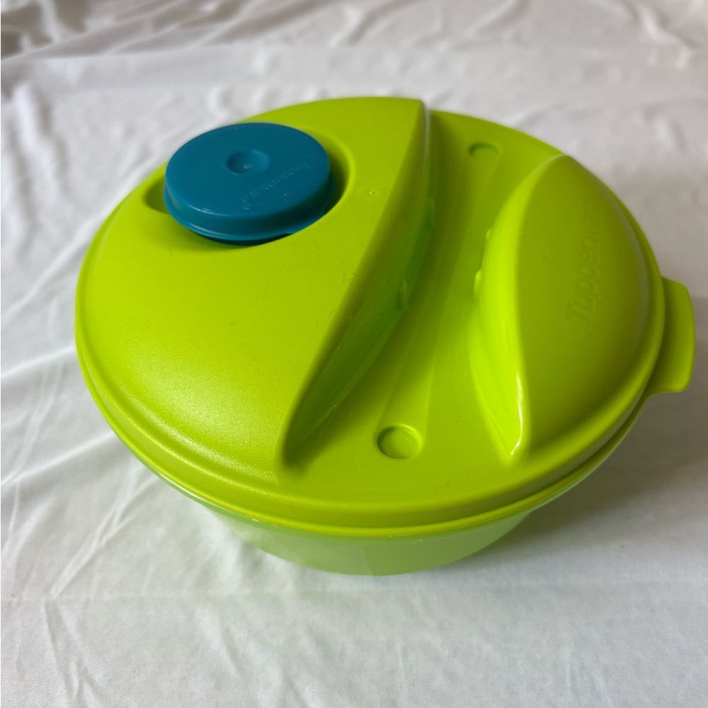 Tupperware Bright Salad Bowl